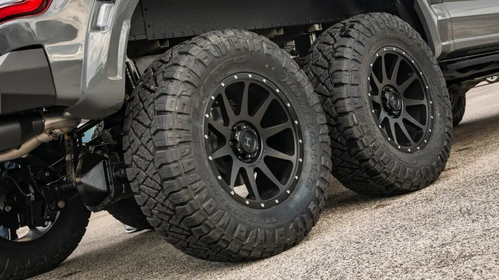 Hennessey VelociRaptor 6x6 tyre