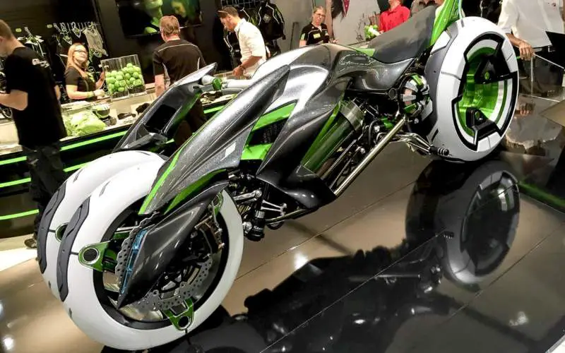 Kawasaki Concept Bike Comparison with Traditional Motorcycles