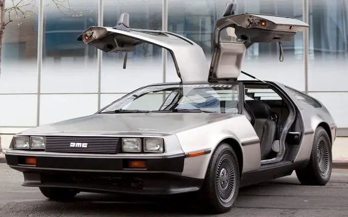 DeLorean DMC-12