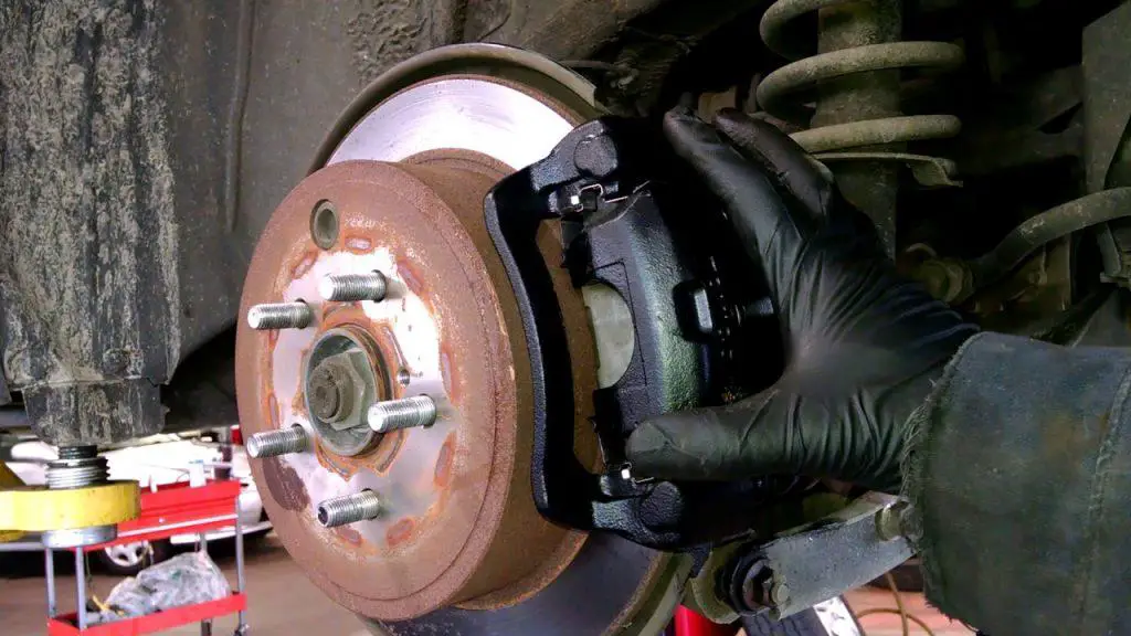 how many brake pads does a car have