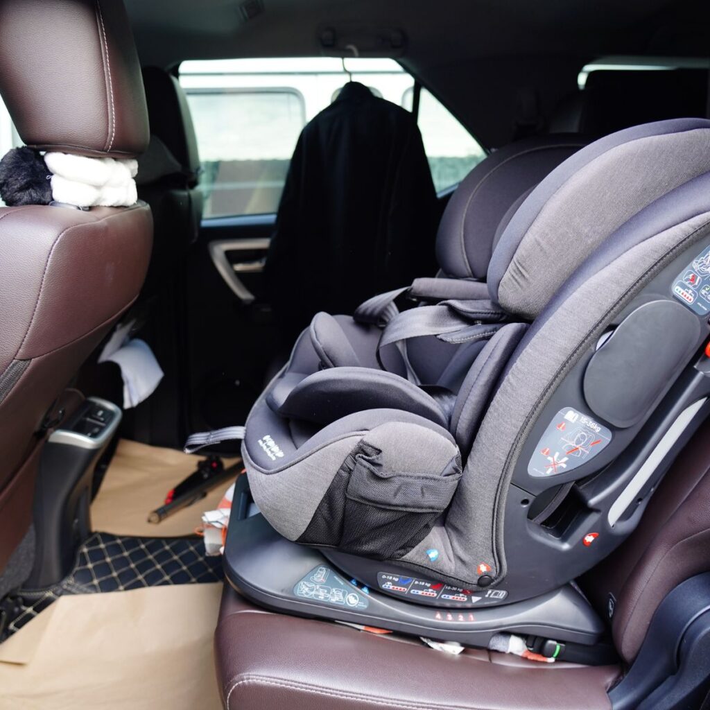 loosen straps on graco car seat